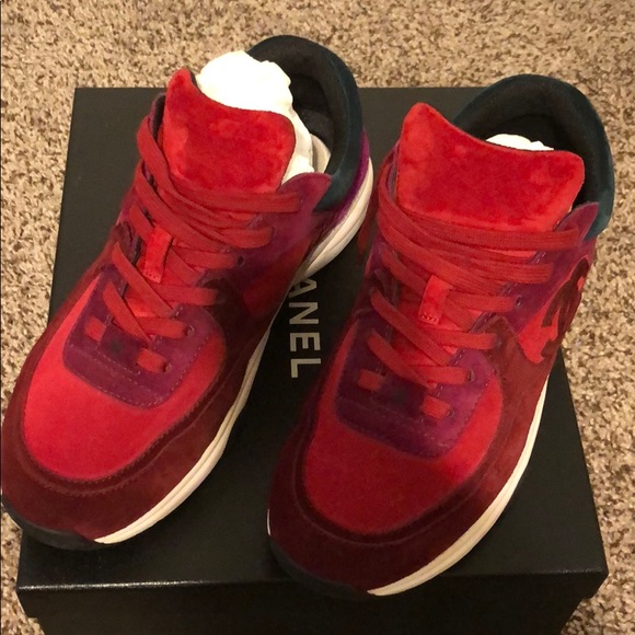 🚫SOLD🚫 CHANEL SNEAKERS - Picture 7 of 8